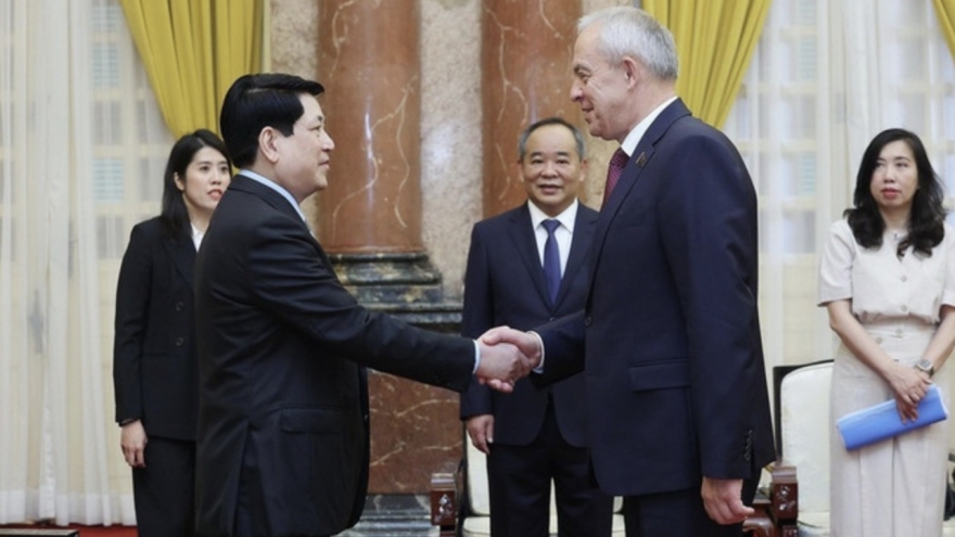 State President receives Chairman of Belarusian House of Representatives